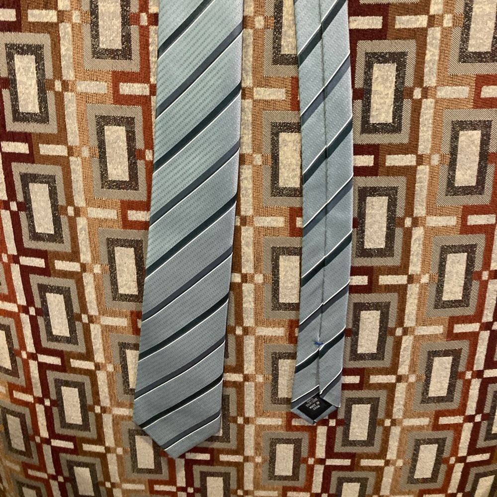 Kenneth Cole Reaction Silk Tie